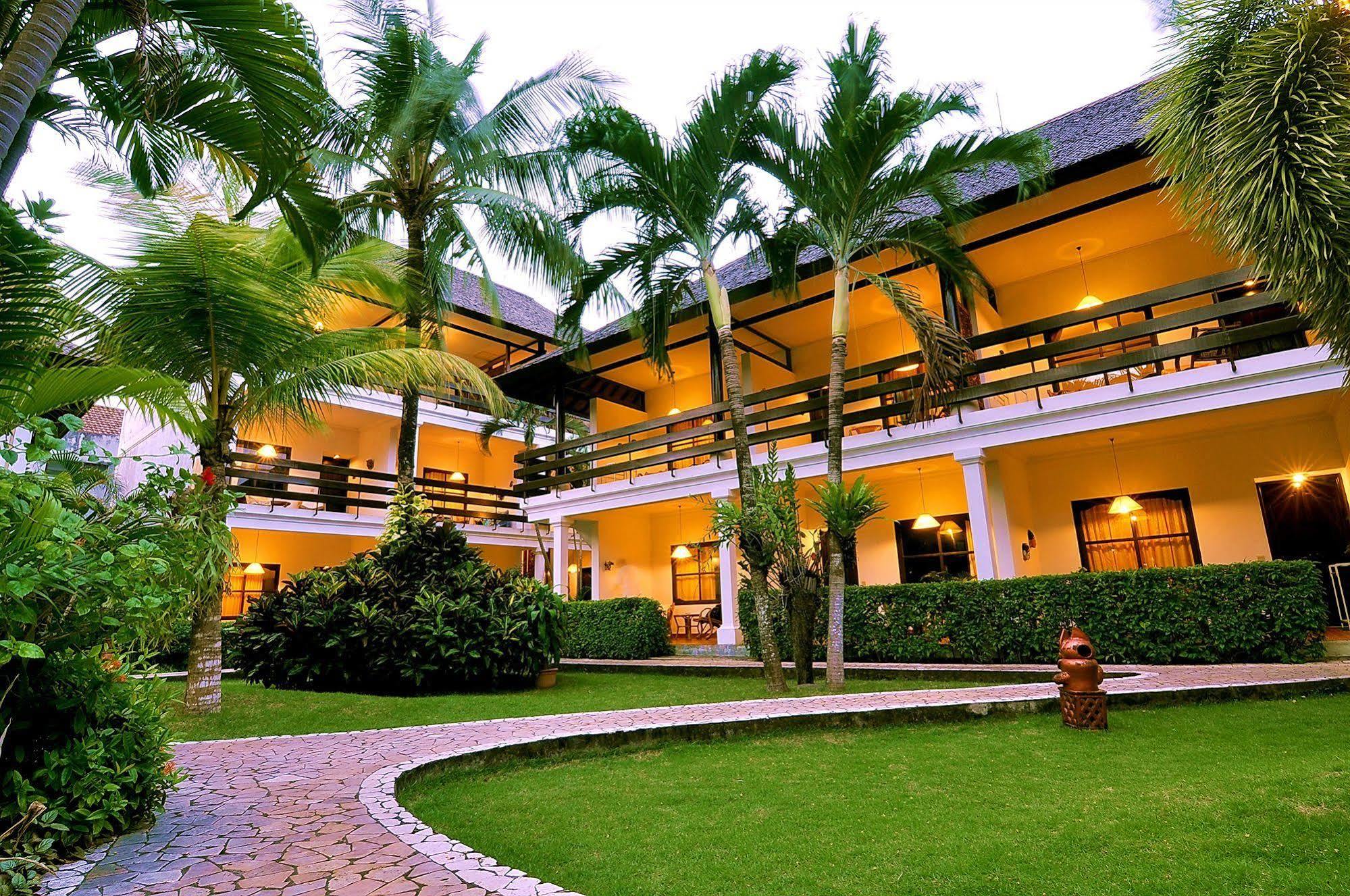 Palm Garden Hotel Sanur Esterno foto